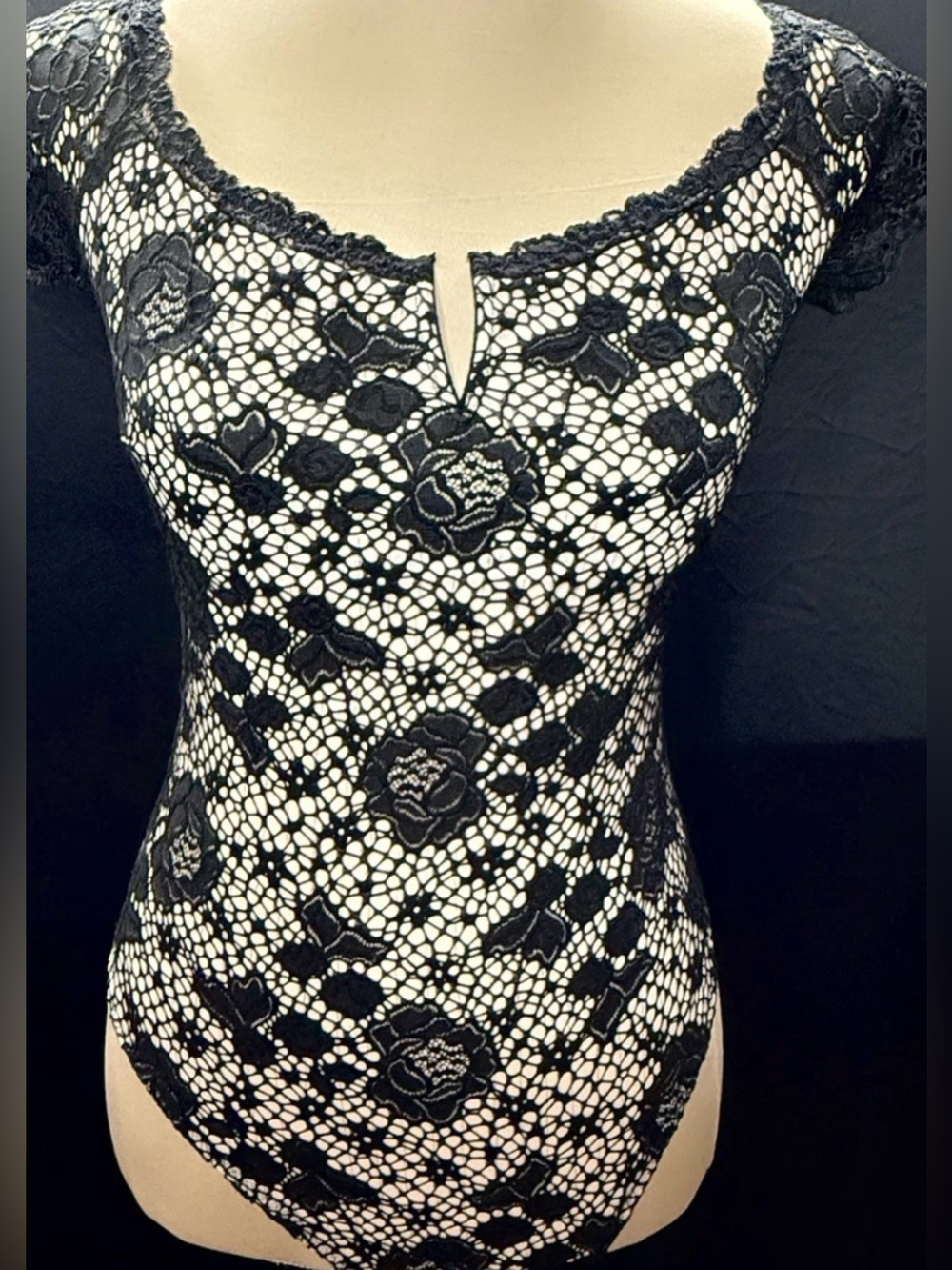 Victorias secret Y2K lace bodysuit size M